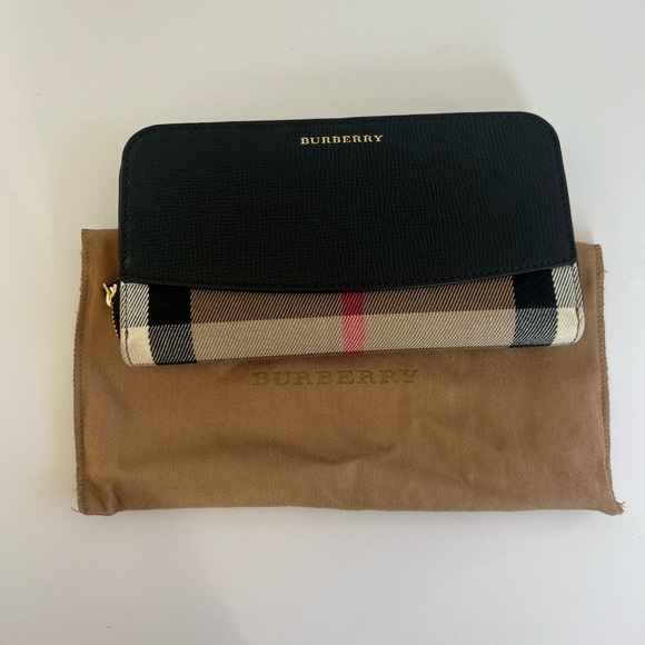 Burberry Elmore Wallet House Check
Derby Zip Around Black - Picture 1 of 9